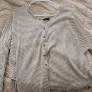 Long sleeve with buttons